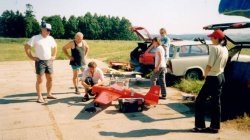 2002 - Petr Moravec znovu létá se Spiritem s mohutným doprovodem